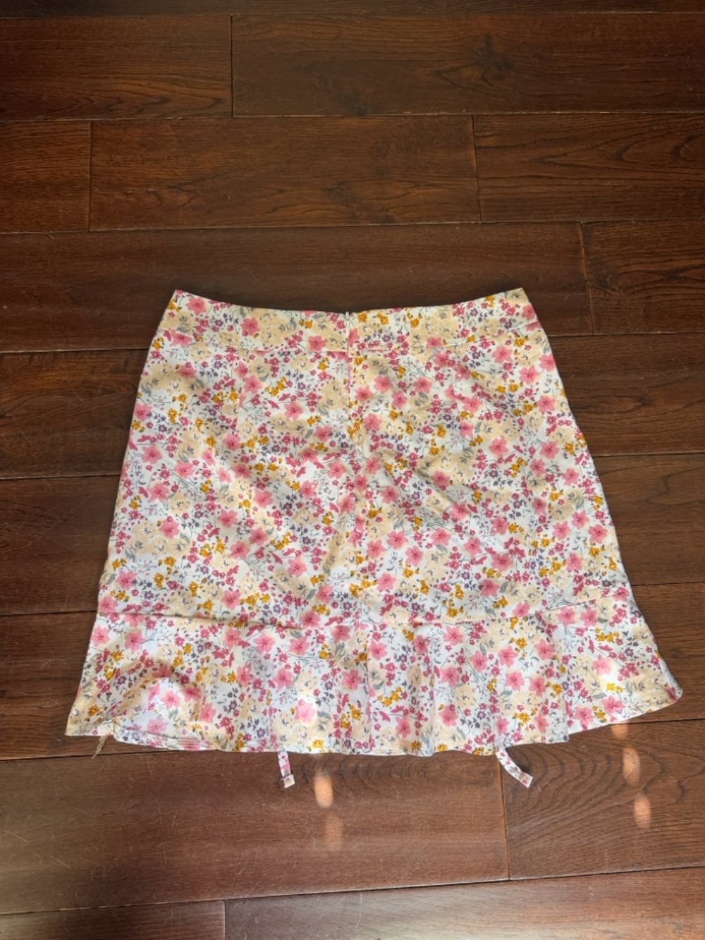 Floral Ruffle Bow Ruched Mini Skirt - Picture 3 of 5